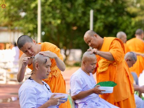 ภาพ No.280822:วันที่ 27 ธันวาคม พ.ศ. 2568  พิธีปลงผมนาคธรรมทายาท โครงการอุปสมบทหมู่บูชาธรรม 81 ปี หลวงพ่อธัมมชโย  ณ สมาคมพุทธ เขตตงช้ง ฮ่องกง