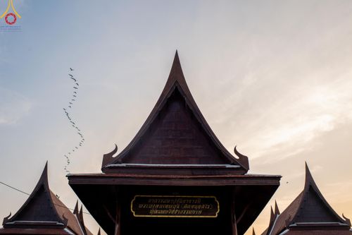 ภาพ No.110621:พิธีต้อนรับพระธรรมยาตรา ในโครงการธรรมยาตรากตัญญูบูชา มหาปูชนียาจารย์ พระมงคลเทพมุนี(สด จนฺทสโร) พระผู้ปราบมาร อนุสรณ์สถาน 7 แห่ง ปีที่ 12 วันที่ 11 มกราคม พ.ศ. 2567 ณ อนุสรณ์สถานลำดับที่ 3 สถานที่เกิดใหม่ในเพศสมณะ วัดสองพี่น้อง จ.สุพรรณบุรี