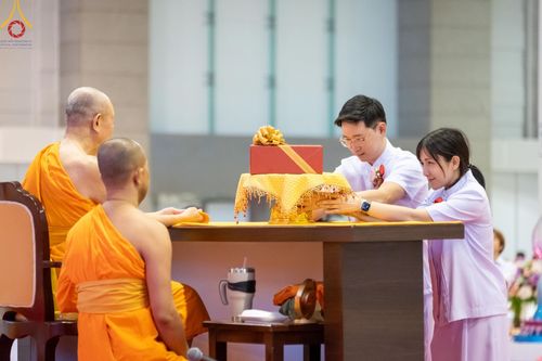 ภาพ No.160356:พิธีทอดผ้าป่าสมทบกฐินวัดพระธรรมกาย และสมทบกฐิน 30,000 วัดทั่วไทย ครั้งที่ 3 ณ สภาธรรมกายสากล วัดพระธรรมกาย วันพฤหัสบดีที่ 10 ตุลาคม พ.ศ. 2567
