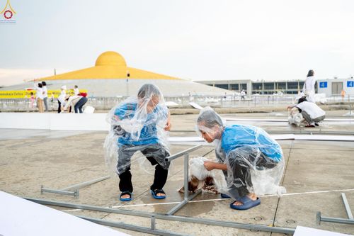 ภาพ No.225288:วันที่ 20 - 27 เมษายน พ.ศ. 2568 "ภาพแห่งความปลื้มที่ไม่มีวันจบ" คณะสงฆ์สามเณร เจ้าหน้าที่ และสาธุชน ร่วมแรงร่วมใจกันเตรียมงานและเก็บงาน เพื่อวันคุ้มครองโลก พิธีถวายมหาสังฆทานคณะสงฆ์ 40,000 กว่าวัดทั่วประเทศ