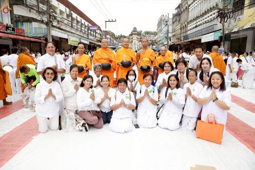 ภาพ No.245482:วันอาทิตย์ที่ 14 กันยายน พ.ศ. 2568 ตักบาตรพระ 555 รูป มหากุศล  น้อมถวายเป็นพุทธบูชา ณ หอนาฬิกาเบตง อ.เบตง จ.ยะลา