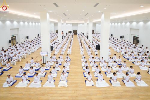 ภาพ No.157389:โครงการ อุบาสกแก้ว อุบาสิกาแก้ว รุ่นที่ 3 ตัวแทนทอดกฐินสามัคคีทั่วไทย 30,000 วัด บูชาธรรม 80 ปี หลวงพ่อธัมมชโย ระหว่างวันที่ 19-22 กันยายน พ.ศ. 2567 โซนกรุงเทพฯ-สมุทรปราการ ณ อาคาร 115 ปี คุณยายอาจารย์ฯ วัดพระธรรมกาย