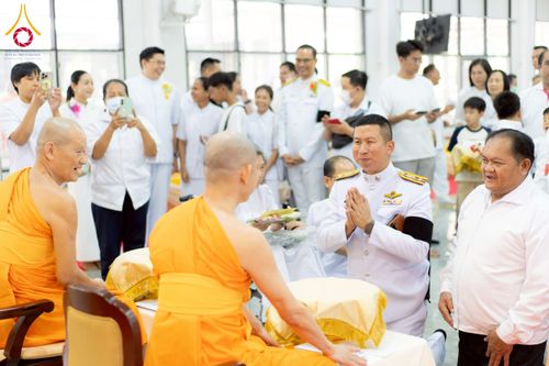 ภาพ No.276723:วันเสาร์ที่ 6 ธันวาคม พ.ศ. 2568 พิธีมุทิตาสักการะ เนื่องในโอกาสที่พระเดชพระคุณพระพรหมดิลก เจ้าอาวาสวัดสามพระยา วรวิหาร เมตตาเป็นประธานในพิธีตั้งฐานานุกรมใน พระราชวิเทศวชิรเวที (บัณฑิต วรปญฺโญ) ผู้ช่วยเจ้าอาวาสวัดพระธรรมกาย (ไวโรจน์ วิโรจโน) ผู้ช่วยเจ้าอา