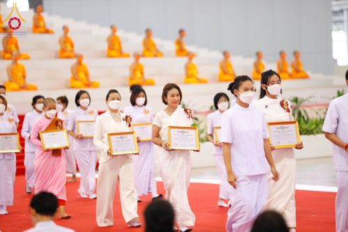 ภาพ No.127105:พิธีมอบใบประกาศเกียรติคุณองค์กรนานาชาติ และหน่วยงานที่ชักชวนคนร่วมโครงการนั่งสมาธิเพื่อสันติภาพโลกมากที่สุด วันอาทิตย์ที่ 1 มีนาคม พ.ศ. 2567 ณ สภาธรรมกายสากล วัดพระธรรมกาย