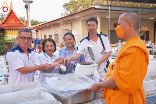 ภาพ No.112923:พิธีถวายภัตตาหารเป็นสังฆทาน แด่คณะพระธรรมยาตรา ปีที่ 12 วันที่ 15 มกราคม พ.ศ. 2567 ณ วัดสองพี่น้อง จ.สุพรรณบุรี