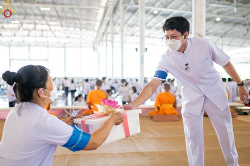 ภาพ No.102429:พิธีถวายอุปกรณ์ทำความสะอาด ณ บ้านแก้วเรือนทองคุณยายอาจารย์ฯ วัดพระธรรมกาย วันเสาร์ที่ 16 ธันวาคม พ.ศ. 2566