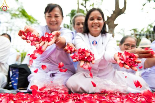 ภาพ No.128232:พิธีอัญเชิญพระบรมสารีริกธาตุ " ใจกลางเมืองนครหาดใหญ่ " เพื่อประดิษฐาน ณ มหารัตนเจดีย์สิริปทุมสวรรค์ (เจดีย์อริยพุทธะ 5 พระองค์) ศูนย์ปฏิบัติธรรมภาคใต้ อ.บางกล่ำ จ.สงขลา  วันที่ 9 มีนาคม พ.ศ.2567 (ชุดที่ 1)