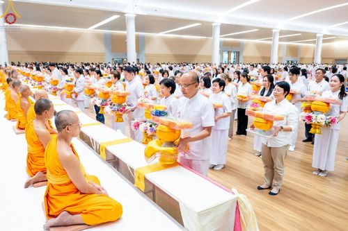 ภาพ No.212755:วันอาทิตย์ที่ 23 มีนาคม พ.ศ. 2568 พิธีร่วมบุญโครงการบรรพชาสามเณร 5,000 รูป ณ ห้องแก้วสารพัดนึก 2 วัดพระธรรมกาย