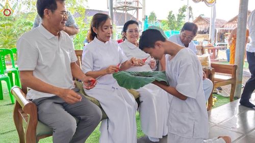 ภาพ No.133290:กิจวัตรกิจกรรมการฝึกตัวก่อนบวช และพิธีตัดปอยผมธรรมทายาท ณ ศูนย์ปฏิบัติธรรมและอบรมเยาวชนเมืองยะลา วันที่ 1-2 เมษายน พ.ศ. 2567