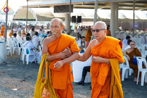 ภาพ No.230190:วันเสาร์ที่ 28 มิถุนายน พ.ศ. 2568 พิธีถวายสังฆทาน 323 วัด 4 จังหวัดชายแดนใต้ ปีที่ 21 ครั้งที่ 178 พิธีมอบกองทุนหนุนแรงใจช่วยครูใต้ ปีที่ 18 ครั้งที่ 142 ณ ศูนย์อบรมเยาวชนจังหวัดปัตตานี