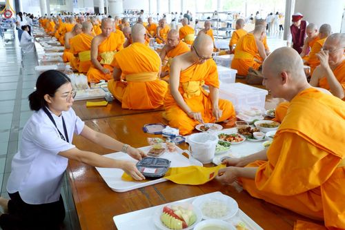 ภาพ No.240112:วันเสาร์ที่ 23 สิงหาคม พ.ศ. 2568 (วันพระ แรม 14 ค่ำ เดือน 9) พิธีบุพเปตพลี ครั้งที่ 169 ร่วมอุทิศบุญแด่หมู่ญาติที่ล่วงลับไปแล้ว และสืบทอดอายุพระพุทธศาสนา ณ หอฉันคุณยายอาจารย์ฯ วัดพระธรรมกาย