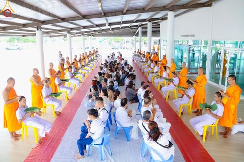 พิธีตัดปอย ปลงผม เวียนประทักษิณ  มอบบาตรผ้าไตร ขอขมาผู้ปกครอง และพิธีบรรพชาอุปสมบท  โครงการอุปสมบทหมู่บูชาธรรมมหาปูชนียาจารย์  ประจำปี 2567 ณ ศูนย์ปฏิบัติธรรมภาคใต้และวัดคงคาเลียบ อ.บางกล่ำ จ.สงขลา วันอาทิตย์ที่ 8 ธันวาคม พ.ศ. 2567