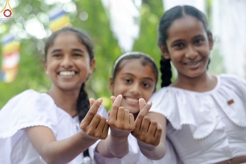 ภาพ No.140719:PhotoStory มหาศรัทธา ธรรมยาตราศรีลังกา EP.4 โครงการสยาม-ลังกา ธรรมยาตรา ฉลองเทศกาลวิสาขบูชาแห่งชาติ ศรีลังกา  บูชาธรรม 80 ปีหลวงพ่อธัมมชโย เส้นทางจาก เมืองดัมบูลลา ไปยัง เมืองมาตะเล  ตั้งแต่วันที่ 17-20 พฤษภาคม พ.ศ. 2567