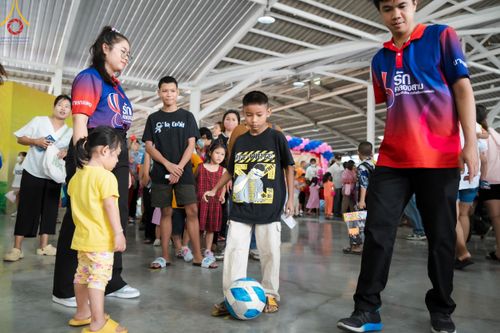 ภาพ No.111265:กิจกรรมงานวันเด็กแห่งชาติ รวมพลังเด็กเก่งและดี สร้างความดีสากล ปีที่ 6 ร่วมจัดโดย เทศบาลเมืองท่าโขลง พุทธสมาคมปทุมธานี องค์การบริหารส่วนตำบลคลองสาม ณ วัดพระธรรมกาย จ.ปทุมธานี วันที่ 13 มกราคม พ.ศ. 2567