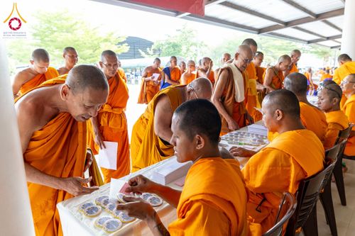 ภาพ No.212554:วันเสาร์ที่ 22 มีนาคม พ.ศ. 2568 พิธีถวายสังฆทานแด่คณะสงฆ์ 323 วัด ปีที่ 21 ครั้งที่ 175 พิธีมอบกองทุนหนุนแรงใจช่วยครูใต้ ปีที่ 18 ครั้งที่ 139 และพิธีทำบุญอุทิศส่วนกุศลให้ผู้วายชนม์ ณ ศูนย์ปฏิบัติธรรมภาคใต้ อำเภอบางกล่ำ จังหวัดสงขลา