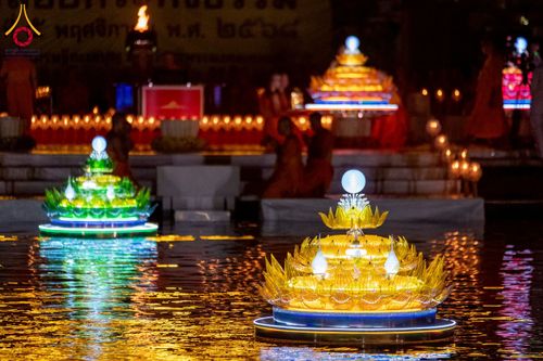 ภาพ No.266333:วันพุธที่ 5 พฤศจิกายน พ.ศ. 2568 (วันพระ ขึ้น 15 ค่ำ เดือน 12) พิธีลอยกระทงธรรม  ณ สระมหาเศรษฐีทะเลบุญ มหาวิหารพระมงคลเทพมุนี วัดพระธรรมกาย จ.ปทุมธานี