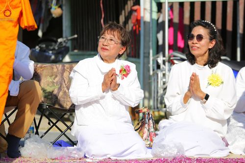 ภาพ No.193293:พิธีต้อนรับพระธรรมยาตรา ณ อนุสรณ์สถาน สถานที่เกิดในเพศสมณะ วัดสองพี่น้อง อำเภอสองพี่น้อง จังหวัดสุพรรณบุรี ในโครงการธรรมยาตรา กตัญญูบูชา มหาปูชนียาจารย์ พระมงคลเทพมุนี(สด จนฺทสโร) พระผู้ปราบมาร อนุสรณ์สถาน 7 แห่ง ปีที่ 13 วันที่ 11 มกราคม พ.ศ. 2568