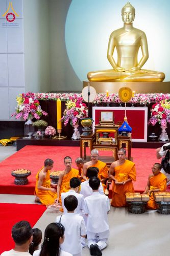 ภาพ No.231279:วันพฤหัสบดีที่ 3 กรกฏาคม พ.ศ. 2568 พิธีมุทิตาสักการะพระภิกษุนาคหลวง พระมหาพนาวัฒน์ ธมฺมนฺตคามี (จันทร์เผือก) เปรียญธรรม ๙ ประโยค ณ วัดพระธรรมกาย ปทุมธานี