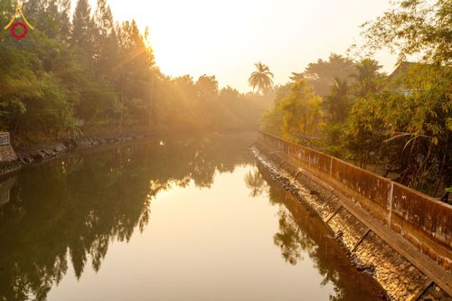 ภาพ No.191722:พระธรรมยาตราปฏิบัติธรรม และถ่ายภาพหมู่ประวัติศาสตร์ ณ อนุสรณ์สถานคลองบางนางแท่น อ.สามพราน จ.นครปฐม ในโครงการธรรมยาตรา กตัญญูบูชา มหาปูชนียาจารย์ พระมงคลเทพมุนี(สด จนฺทสโร) พระผู้ปราบมาร อนุสรณ์สถาน 7 แห่ง ปีที่ 13 วันที่ 8 มกราคม พ.ศ. 2568