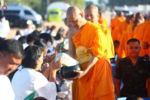 ภาพ No.211951:วันจันทร์ที่ 17 มีนาคม พ.ศ. 2568 พิธีตักบาตรพระกว่า 300 รูป ฉลองพิธีประดิษฐานพระบรมสารีริกธาตุ ณ ปทุมเจดีย์ เจดีย์พระพุทธเจ้า 5 พระองค์ ศูนย์อบรมเยาวชนปัตตานี บ้านโคกดีปลี ตำบลตุยง อำเภอหนองจิก จังหวัดปัตตานี