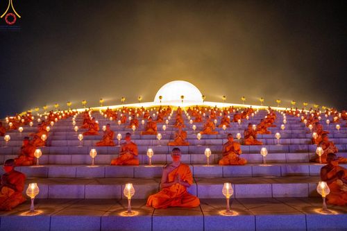 ภาพ No.125050:พิธีเวียนประทักษิณและจุดมาฆประทีป (ชุดที่ 2) ในวันมาฆบูชา เสาร์ที่ 24 กุมภาพันธ์ พ.ศ. 2567 ณ พระมหาธรรมกายเจดีย์ วัดพระธรรมกาย