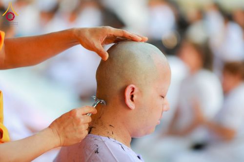 ภาพ No.135341:พิธีปลงผม ธรรมทายาท ระดับอุดมศึกษา รุ่นที่ 51 ภาคฤดูร้อน ณ วัดพระธรรมกาย จ.ปทุมธานี วันเสาร์ที่ 6 เมษายน พ.ศ. 2567