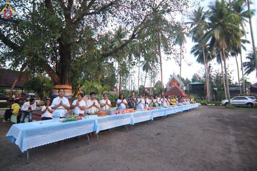 ภาพ No.61105:สามเณรออกบิณฑบาต และกิจกรรมอบรมสามเณร ในโครงการบรรพชาสามเณรฟื้นฟู พระพุทธศาสนาทั่วไทย ณ ศูนย์อบรมที่พักสงฆ์บ้านร่มเย็น จ.นราธิวาส วันที่ 2-15 เมษายน พ.ศ. 2567