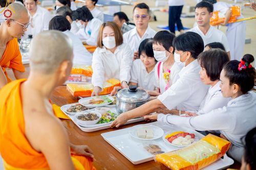 ภาพ No.213305:วันศุกร์ที่ 28 มีนาคม พ.ศ. 2568 (วันพระ แรม 15 ค่ำ เดือน 4) พิธีบุพเปตพลี ครั้งที่ 161 ร่วมอุทิศบุญแด่หมู่ญาติที่ล่วงลับไปแล้ว และสืบทอดอายุพระพุทธศาสนา ณ หอฉันคุณยายอาจารย์ฯ วัดพระธรรมกาย