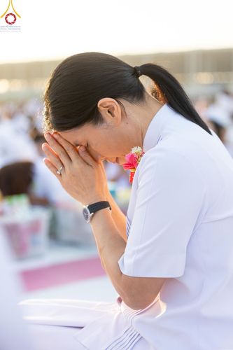 ภาพ No.187770:พิธีตักบาตรฉลองพระใหม่ ต้อนรับพุทธศักราช 2568 ณ ลานธรรมพระมหาธรรมกายเจดีย์ วัดพระธรรมกาย จ.ปทุมธานี วันที่ 1 มกราคม พ.ศ. 2568