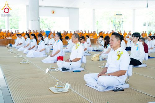 ภาพ No.226563:วันที่ 26 พฤษภาคม พ.ศ. 2568 พิธีบุพเปตพลี ครั้งที่ 164 ร่วมอุทิศบุญแด่หมู่ญาติที่ล่วงลับไปแล้ว และสืบทอดอายุพระพุทธศาสนา ณ หอฉันคุณยายอาจารย์ฯ วัดพระธรรมกาย