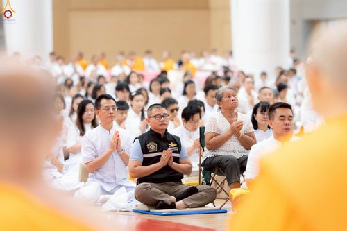 ภาพ No.225381:วันอาทิตย์ที่ 18 พฤษภาคม พ.ศ. 2568 พิธีร่วมบุญการศึกษา พระภิกษุ สามเณร ณ ห้องแก้วสารพัดนึก 2 วัดพระธรรมกาย