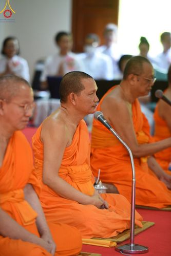 ภาพ No.135605:พิธีขอขมามอบผ้าไตร, พิธีบรรพชาสามเณร ในโครงการบรรพชาสามเณร ฟื้นฟูพระพุทธศาสนาทั่วไทย ณ วัดพระพุทธบาท ราชวรมหาวิหาร อ.พระพุทธบาท จ.สระบุรี วันที่ 6 เมษายน พ.ศ. 2567