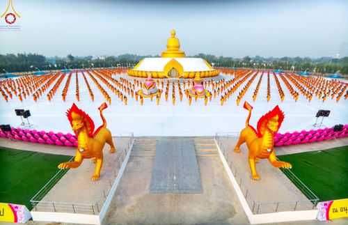 ภาพ No.198641:พระธรรมยาตราปฏิบัติธรรม และถ่ายภาพหมู่ประวัติศาสตร์ ณ อนุสรณ์สถานบางปลา วัดบางปลา อำเภอบางเลน จังหวัดนครปฐม ในโครงการธรรมยาตรา กตัญญูบูชา มหาปูชนียาจารย์ พระมงคลเทพมุนี(สด จนฺทสโร) พระผู้ปราบมาร อนุสรณ์สถาน 7 แห่ง ปีที่ 13 วันที่ 20 มกราคม พ.ศ. 2568