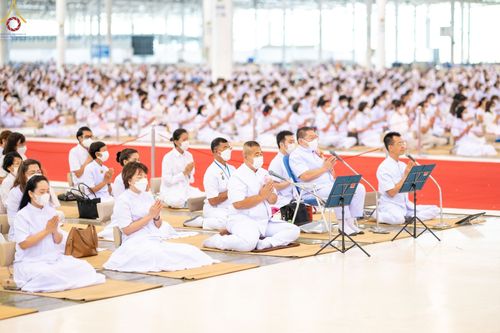 ภาพ No.75591:วัดพระธรรมกายจัด งานบุญวันอาทิตย์ต้นเดือน  มีกิจกรรมดังนี้ พิธีตักบาตร, พิธีบูชาข้าวพระ พระธรรมยาตรารับประกาศนียบัตร โครงการธรรมยาตราฯ ปีที่ 11 ในวันที่ 5 กุมภาพันธ์ พ.ศ. 2566 ณ วัดพระธรรมกาย อ.คลองหลวง จ.ปทุมธานี