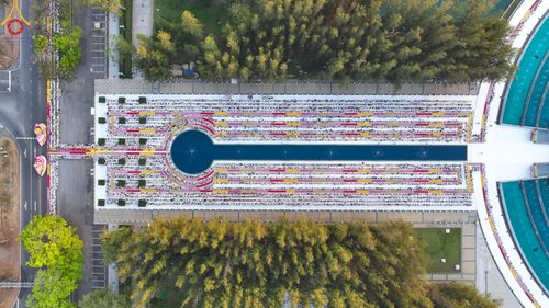 ภาพ No.202046:พิธีต้อนรับพระธรรมยาตรา ณ อนุสรณ์สถานลำดับที่ 7 สถานที่ขยายวิชชาธรรมกาย วัดพระธรรมกาย ต.คลองสาม อ.คลองหลวง จ.ปทุมธานี ในโครงการธรรมยาตรา กตัญญูบูชา มหาปูชนียาจารย์ พระมงคลเทพมุนี(สด จนฺทสโร) พระผู้ปราบมาร อนุสรณ์สถาน 7 แห่ง ปีที่ 13 วันที่ 26 มกราคม 2568