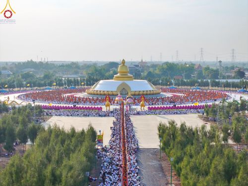 ภาพ No.198170:พิธีต้อนรับพระธรรมยาตรา ณ อนุสรณ์สถานลำดับที่ 5 สถานที่เผยแผ่วิชชาธรรมกายครั้งแรก อนุสรณ์สถานบางปลา วัดบางปลา อำเภอบางเลน จังหวัดนครปฐม ในโครงการธรรมยาตรา กตัญญูบูชา มหาปูชนียาจารย์ พระมงคลเทพมุนี(สด จนฺทสโร) พระผู้ปราบมาร ปีที่ 13 วัน 19 มกราคม พ.ศ.2568