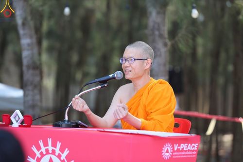 ภาพ No.106995:V.3 ตั้งใจ การเตรียมงาน เก็บงาน การรับบุญของเจ้าหน้าที่หน่วยงานต่างๆ เพื่อโครงการธรรมยาตรา กตัญญูบูชามหาปูชนียาจารย์ พระมงคลเทพมุนี (สด จนฺทสโร) พระผู้ปราบมาร อนุสรณ์สถาน 7 แห่ง ปีที่ 12 ระหว่างวันที่ 2 - 31 มกราคม พ.ศ. 2567