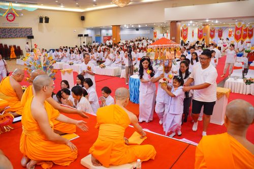 ภาพ No.173895:พิธีทอดกฐิน วัดภาวนาปีนัง ประเทศมาเลเซีย วันที่ 31 ตุลาคม พ.ศ. 2567