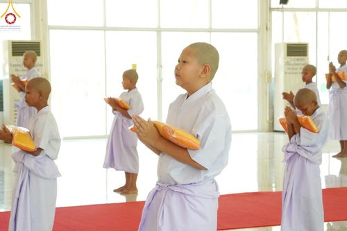 ภาพ No.134878:พิธีตัดปอยผม พิธีขอขมารับผ้าไตร พิธีบรรพชา และพิธีถวายบาตร ในโครงการบรรพชาสามเณร ฟื้นฟูพระพุทธศาสนาทั่วไทย  ณ ศูนย์ปฏิบัติธรรมและศูนย์อบรมเยาวชนเพชรบุรี ต.ท่าแลง อ.ท่ายาง จ.เพชรบุรี