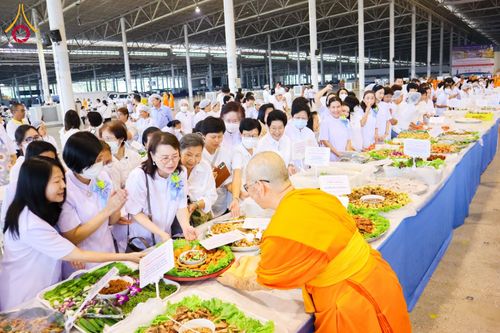 ภาพ No.120643:พิธีถวายภัตตาหารเป็นสังฆทาน แด่คณะพระธรรมยาตรา ปีที่ 12 วันที่ 29 มกราคม พ.ศ. 2567 ณ สภาธรรมกายสากล วัดพระธรรมกาย