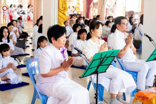 ภาพ No.200529:พิธีทอดผ้าป่าทำนุบำรุงศาสนสถาน ณ วัดรางกำหยาด ตำบลบางภาษี อำเภอบางเลน จังหวัดนครปฐม ในโครงการธรรมยาตรา กตัญญูบูชา มหาปูชนียาจารย์ พระมงคลเทพมุนี(สด จนฺทสโร) พระผู้ปราบมาร อนุสรณ์สถาน 7 แห่ง ปีที่ 13 วันที่ 22 มกราคม พ.ศ. 2568