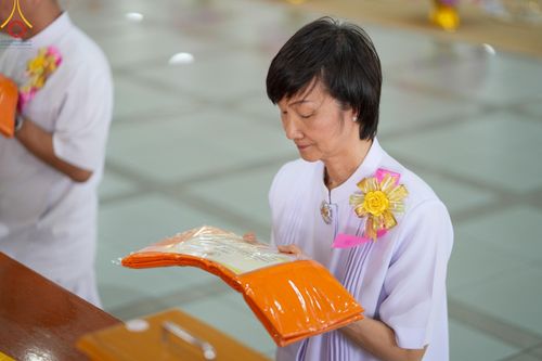 ภาพ No.153000:พิธีถวายภัตตาหารเมนูสวรรค์ ในพรรษาแห่งการเข้าถึงธรรม วันอังคารที่ 10 กันยายน พ.ศ. 2567 ครบรอบ 24 ปี วันละสังขาร คุณยายอาจารย์มหารัตนอุบาสิกาจันทร์ ขนนกยูง ณ หอฉันคุณยายอาจารย์ฯ วัดพระธรรมกาย