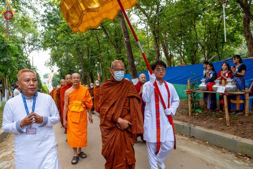 ภาพ No.98643:พิธีทอดกฐินสมทบวัดกัลยาณมิตรต่างประเทศ ณ วัดราชบัณนะวิหาร เมืองรังกามาติ ประเทศบังกลาเทศ วันศุกร์ที่ 24 พฤศจิกายน พ.ศ. 2566