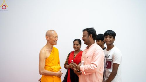 ภาพ No.139541:กิจกรรมวันวิสาขบูชา ณ Dhammakaya Centre Singapore วันที่ 21-22 พฤษภาคม พ.ศ. 2567