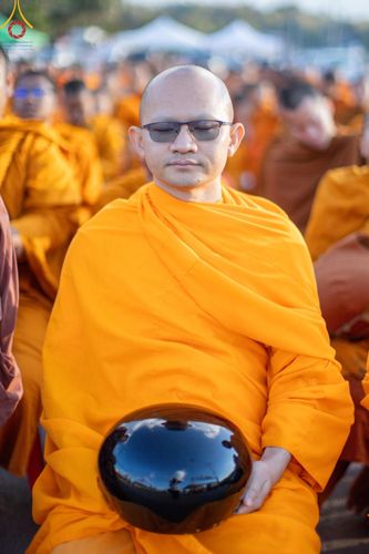 ภาพ No.187184:พิธีตักบาตรพระ ๕๐๐ รูป "สร้างบุญใหญ่ ส่งท้ายปีเก่า ต้อนรับปีใหม่ ๒๕๖๘" วันเสาร์ที่ ๒๘ ธันวาคม พ.ศ. ๒๕๖๗ ณ ถนนหน้าที่ว่าการอำเภอภูเรือ จังหวัดเลย