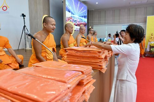 ภาพ No.148621:พิธีบุพเปตพลี, พิธีทอดผ้าป่า, พิธีไถ่ชีวิตโค 80 ตัว ให้ชีวิตสัตว์เป็นทาน ณ ศูนย์ปฎิบัติธรรมภาคใต้ อ.บางกล่ำ จ.สงขลา วันเสาร์ที่ 10 สิงหาคม พ.ศ. 2567