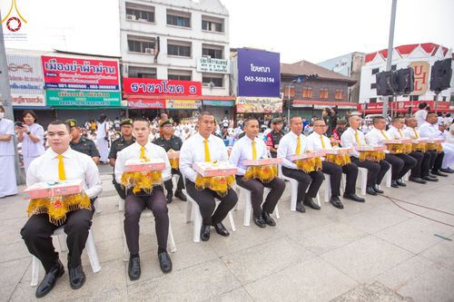 ภาพ No.126078:พิธีทำบุญเมืองนครราชสีมา ฉลอง 556 ปี ตักบาตรพระ 10,000 รูป ในวันเสาร์ที่ 2 มีนาคม พ.ศ.2567 ณ อนุสาวรีย์ท้าวสุรนารี จ.นครราชสีมา จัดโดย คณะสงฆ์จังหวัดนครราชสีมา ร่วมกับสำนักงานจังหวัดนครราชสีมา