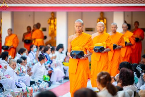 ภาพ No.195375:พิธีตักบาตรพระธรรมยาตรา ณ อนุสรณ์สถานลำดับที่ 3 สถานที่เกิดใหม่ในเพศสมณะ วัดสองพี่น้อง ต.ต้นตาล อ.สองพี่น้อง จ.สุพรรณบุรี ในโครงการธรรมยาตรา กตัญญูบูชา มหาปูชนียาจารย์ พระมงคลเทพมุนี(สด จนฺทสโร) พระผู้ปราบมาร ปีที่ 13 วันที่ 15 มกราคม พ.ศ.2568