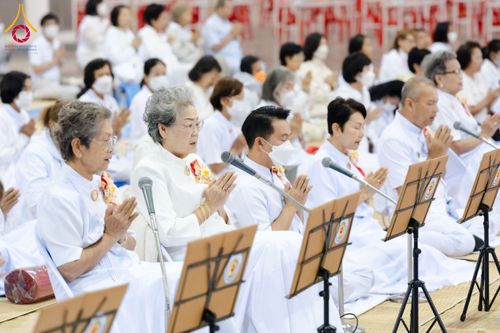 ภาพ No.203708:พิธีถวายภัตตาหารเป็นสังฆทาน แด่พระธรรมยาตรา ณ วัดพระธรรมกาย ตำบลคลองสาม อำเภอคลองหลวง จังหวัดปทุมธานี ในโครงการธรรมยาตรา กตัญญูบูชา มหาปูชนียาจารย์ พระมงคลเทพมุนี(สด จนฺทสโร) พระผู้ปราบมาร อนุสรณ์สถาน 7 แห่ง ปีที่ 13 วันที่ 30 มกราคม พ.ศ. 2568