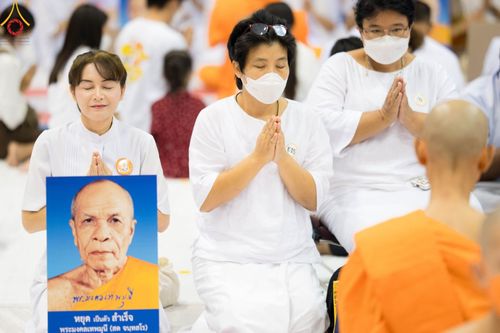 ภาพ No.101697:พิธีขอบรรพชา, พิธีขอสรณคมน์และศีล, พิธีถวายบาตร ในโครงการอุปสมบทหมู่ รุ่นบูชาธรรมมหาปูชนียาจารย์ ณ วัดพระธรรมกาย วันที่ 9 ธันวาคม พ.ศ. 2566